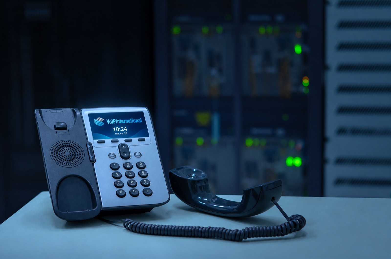 Desk phone connected to the cloud